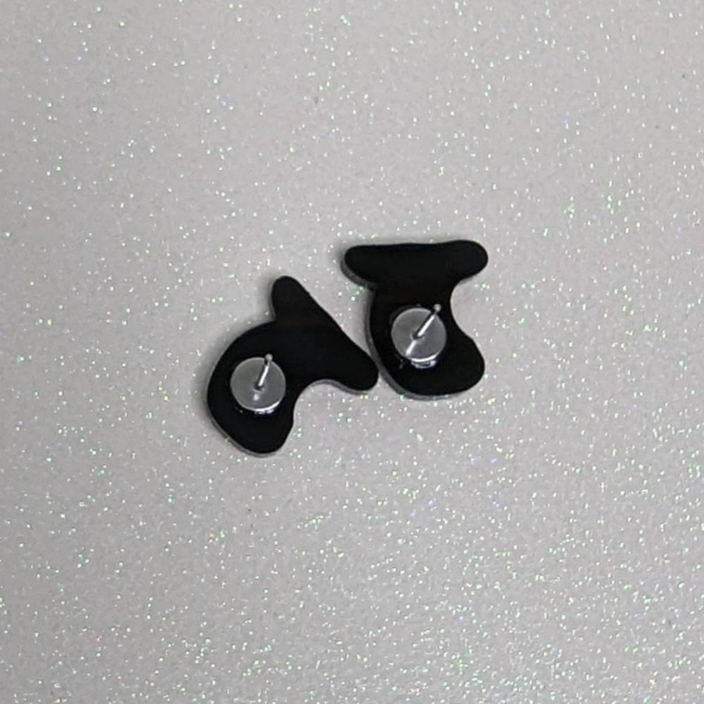 Dr. Seuss red and white striped acrylic stud earrings - Picture 5 of 6